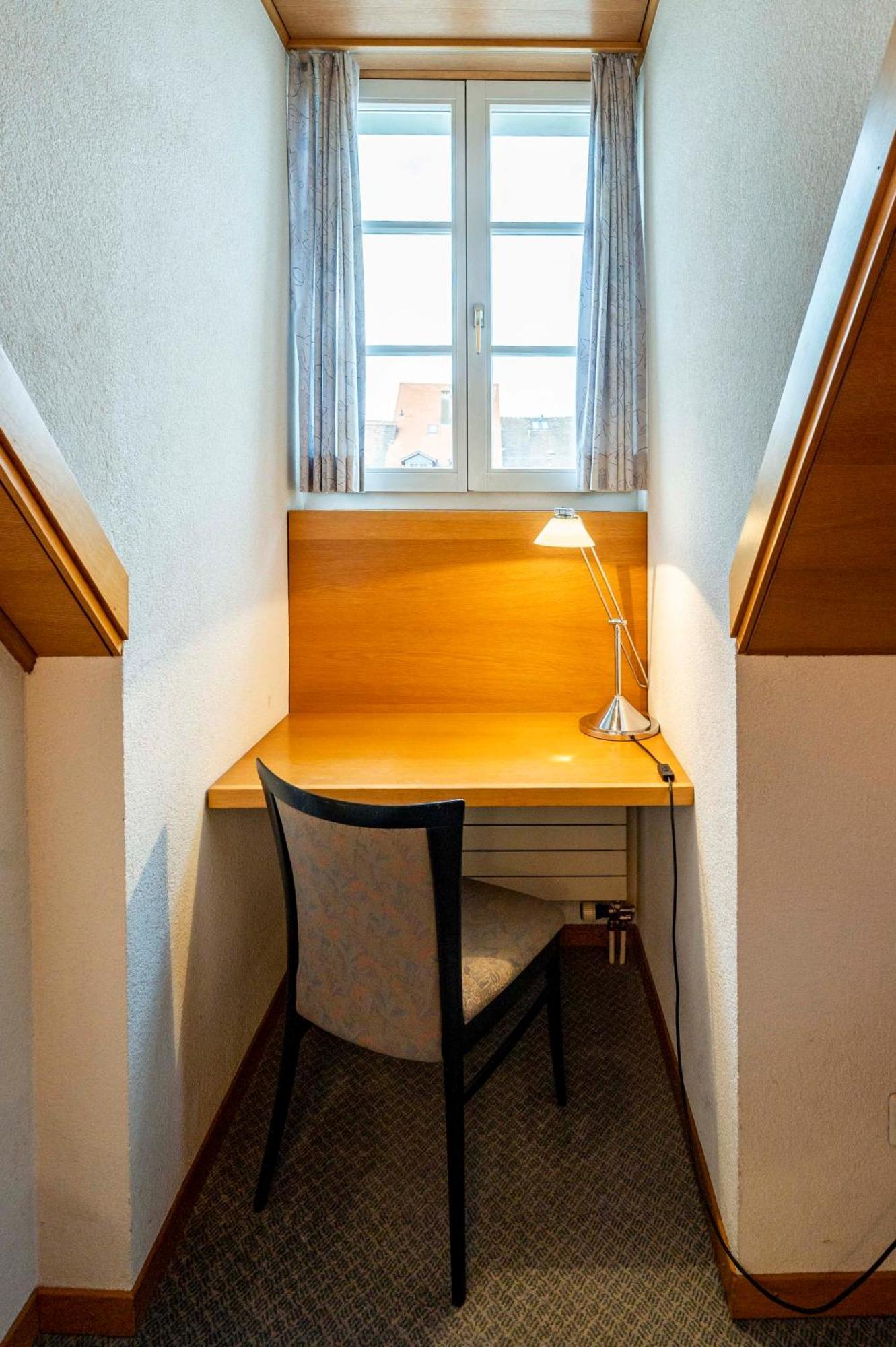 Hotel Restaurant Krone Aarberg Oda fotoğraf
